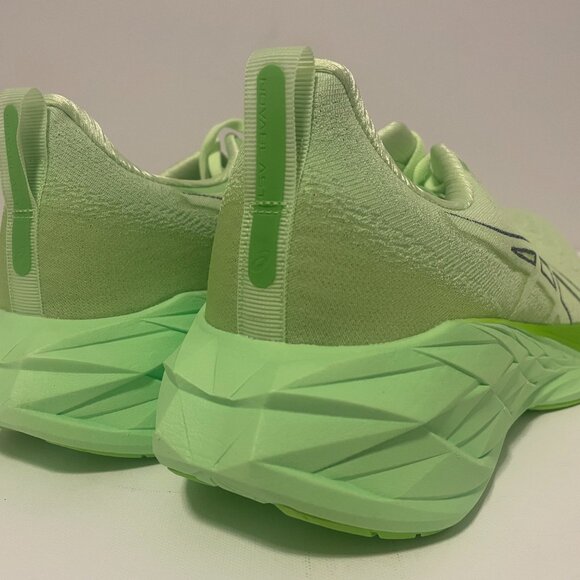 ASICS Novablast 4 Low Illuminate Green Sneakers/Shoes - 1011B693-300 Size 12